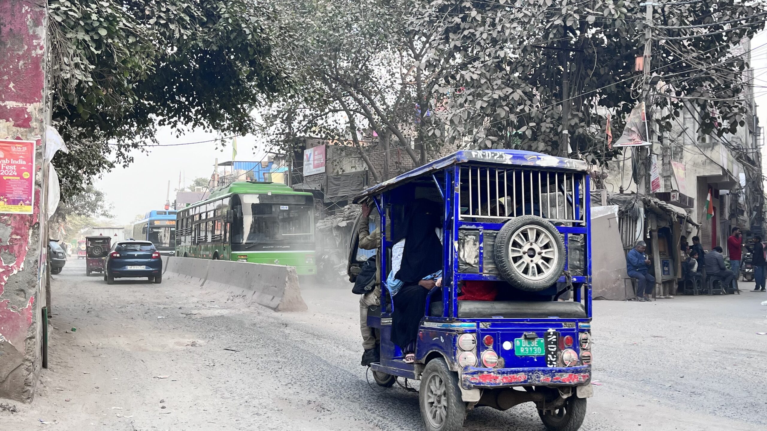 As Delhi’s mobility crisis deepens pollution levels, E-Rickshaw drivers bear the cost of clean commuting 