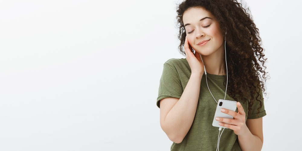 Are your earphones stealing your hearing? This common daily habit could leave you permanently deaf!