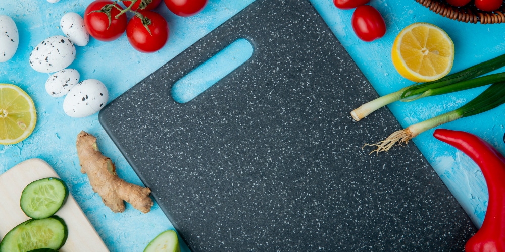 Are your plastic chopping boards leaching toxins and microplastics into your food?